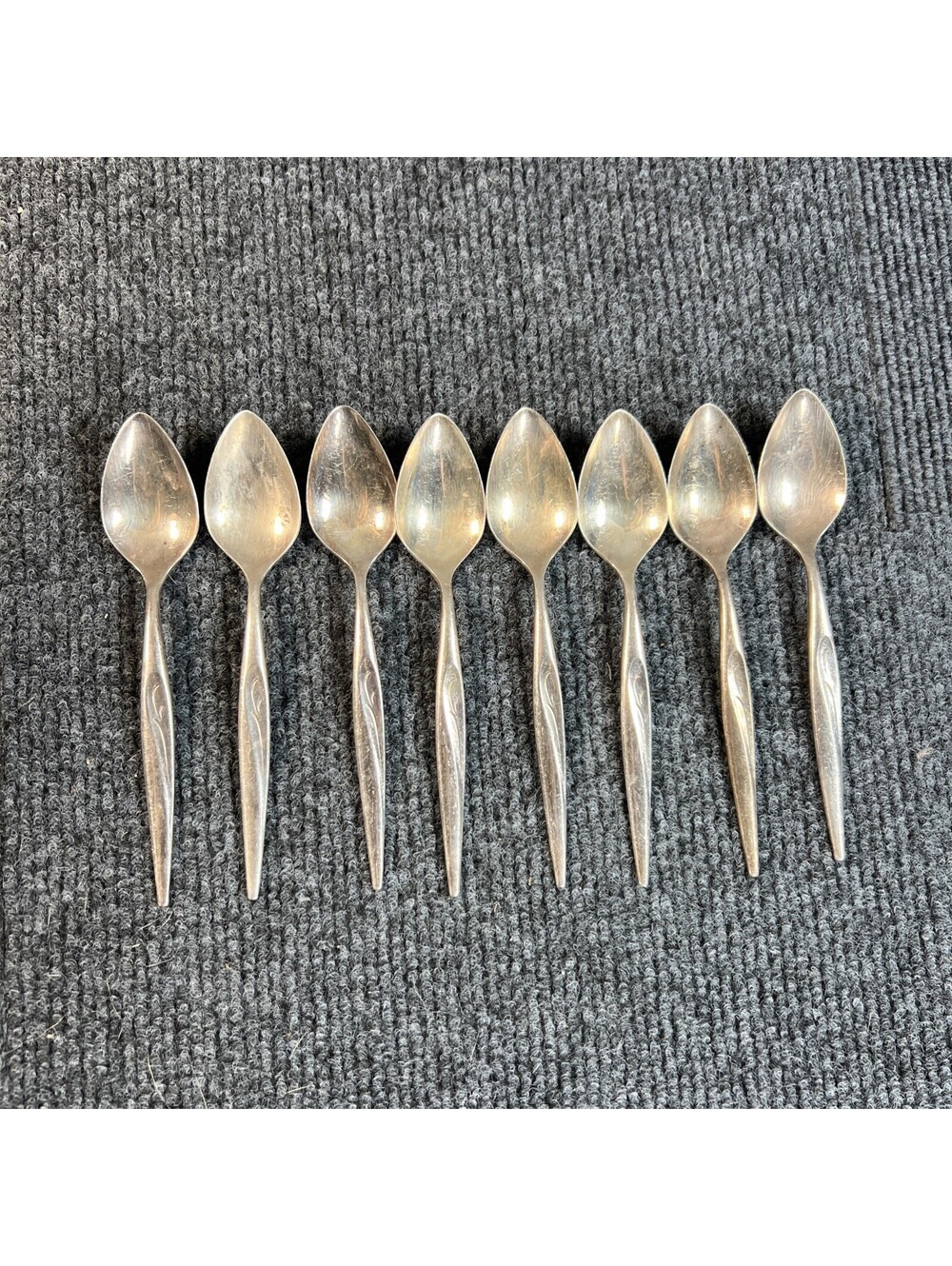 Oneida Community stainless flatware  Of 8 Teaspoons